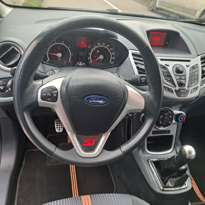 Ford Fiesta 1,3 benzina 2012 euro 5 si 82 cai 114000km clima