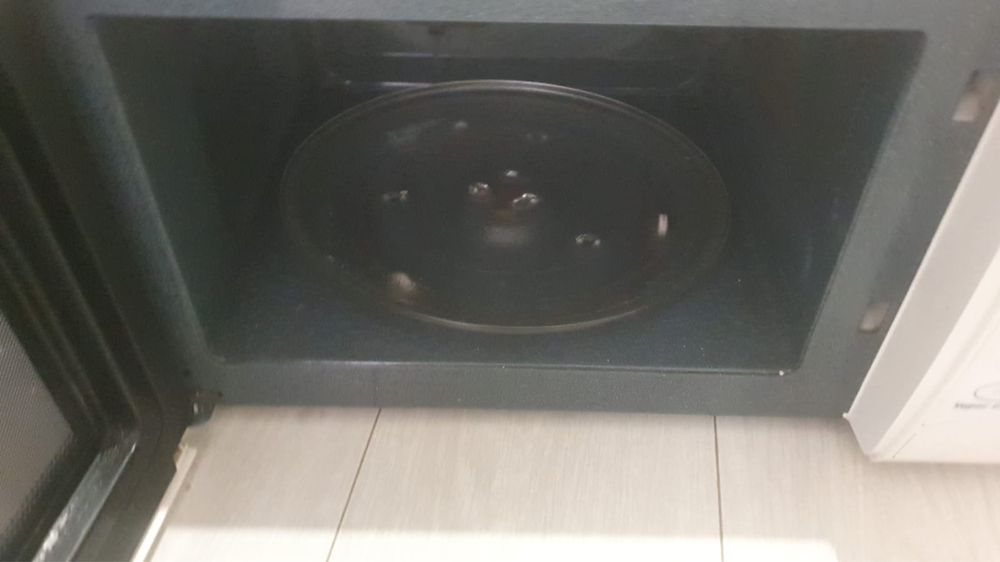 Продам микроволновую печь б у