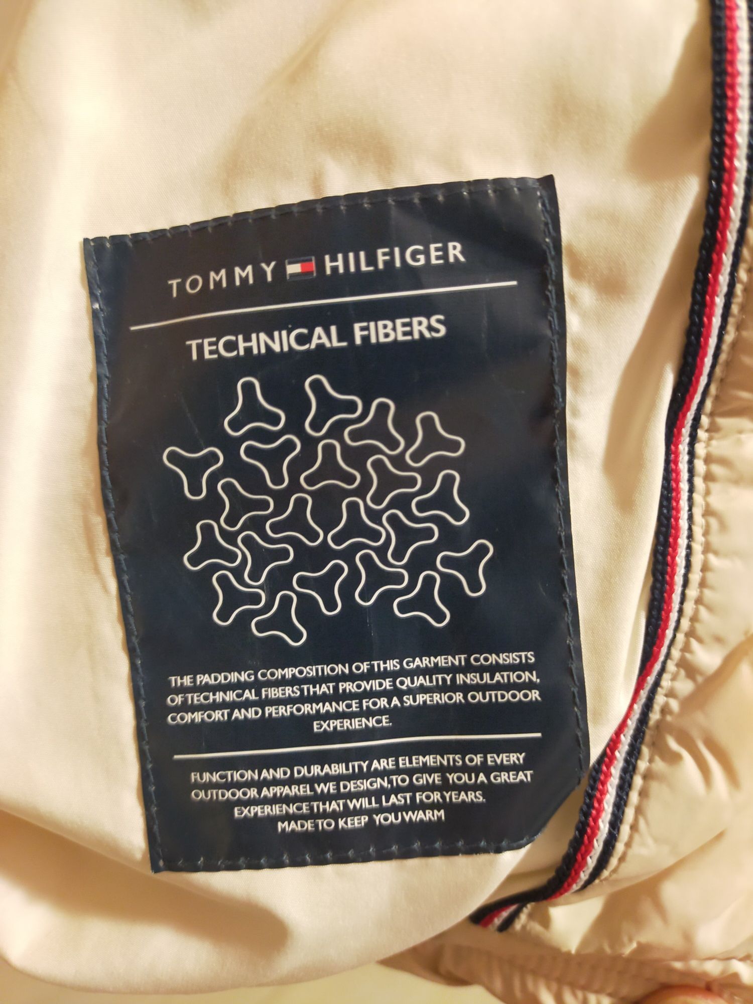 Vând haina TOMMY HILFIGER mărimea S