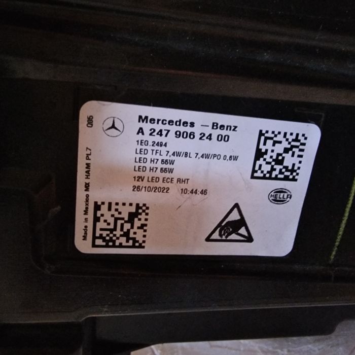 Mercedes Benz GLB 2022 десен фар