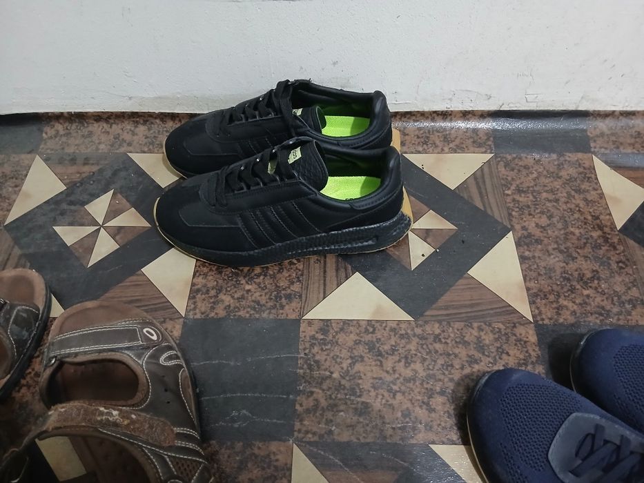 Krasofka adidas qora