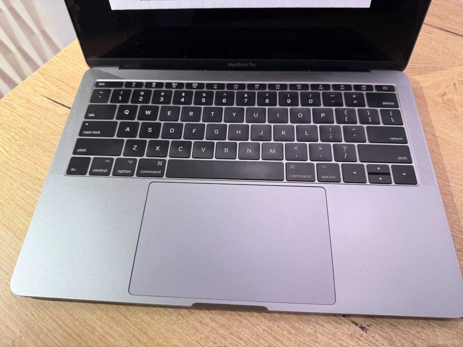 Macbook Pro 2017 13" i5 8GB Ram, SSD 128GB