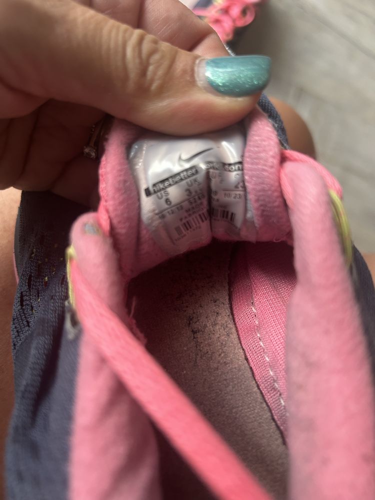 Adidași damă roz