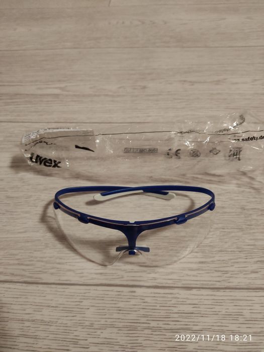 Продам очки защитные новые