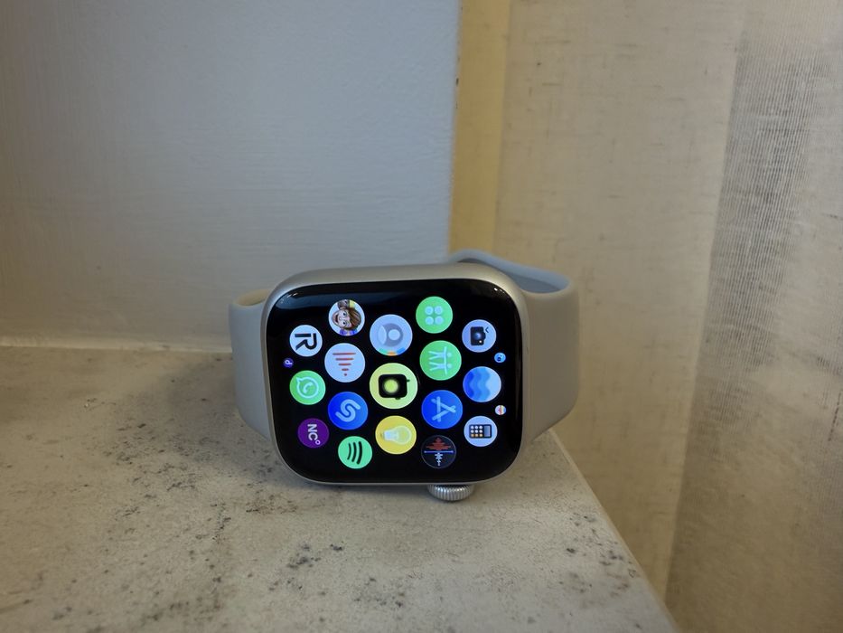 iWatch 9 41 mm бежов