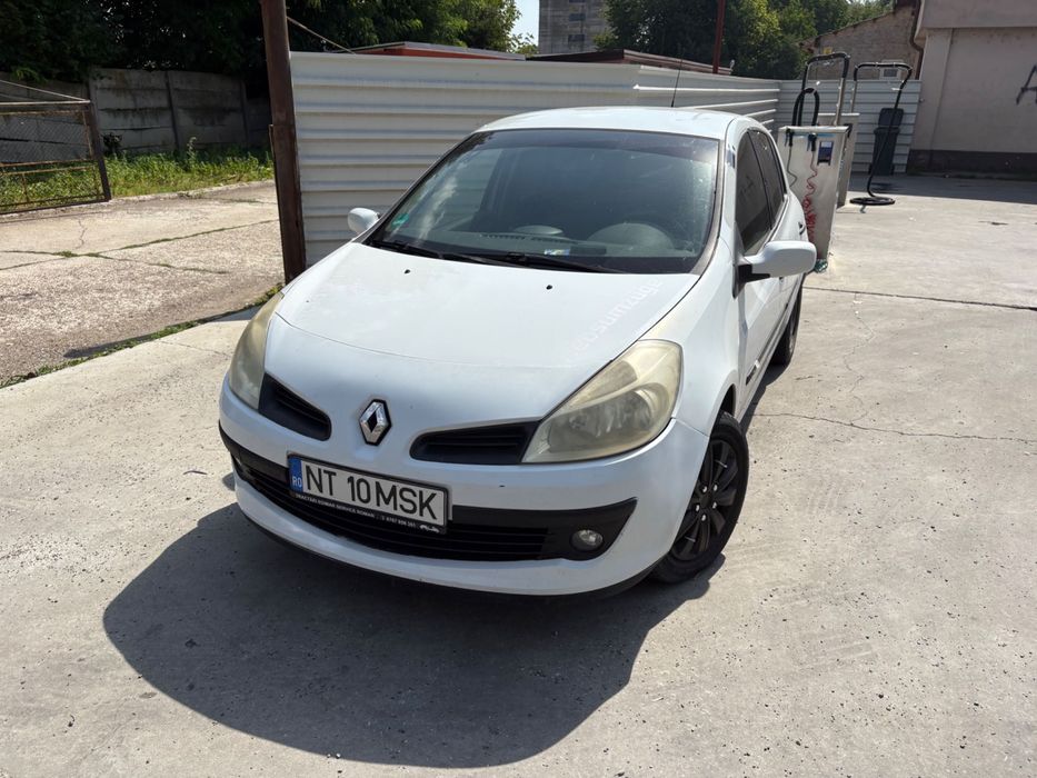 Vând Renault Clio