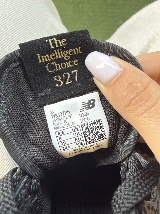 New Balance 327