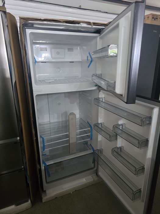 Нов инверторен хладилник с горна камера 80 см широк Diplomat NFT185