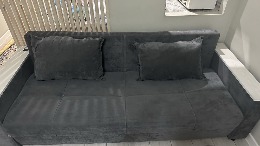 диван для гостинной б/у в хорошем состоянии в комплекте 4 подушки