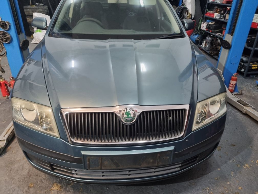 Dezmembrez/Dezmebrari vw skoda octavia 2