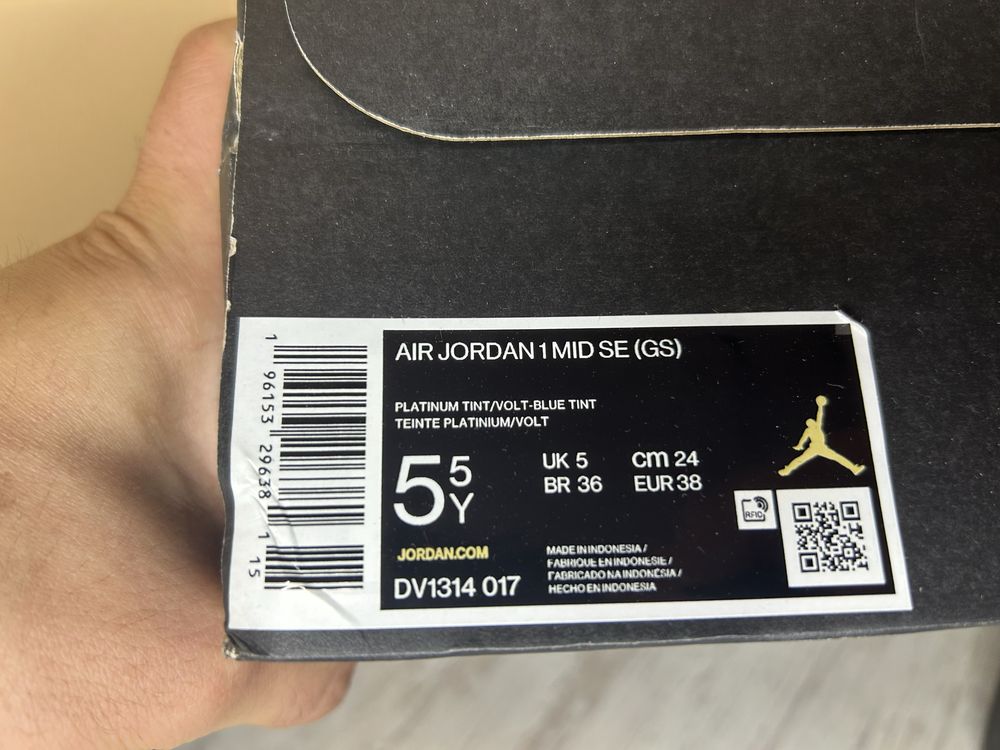 Nike Air Jordan 1 Mid SE GS - 38 номер