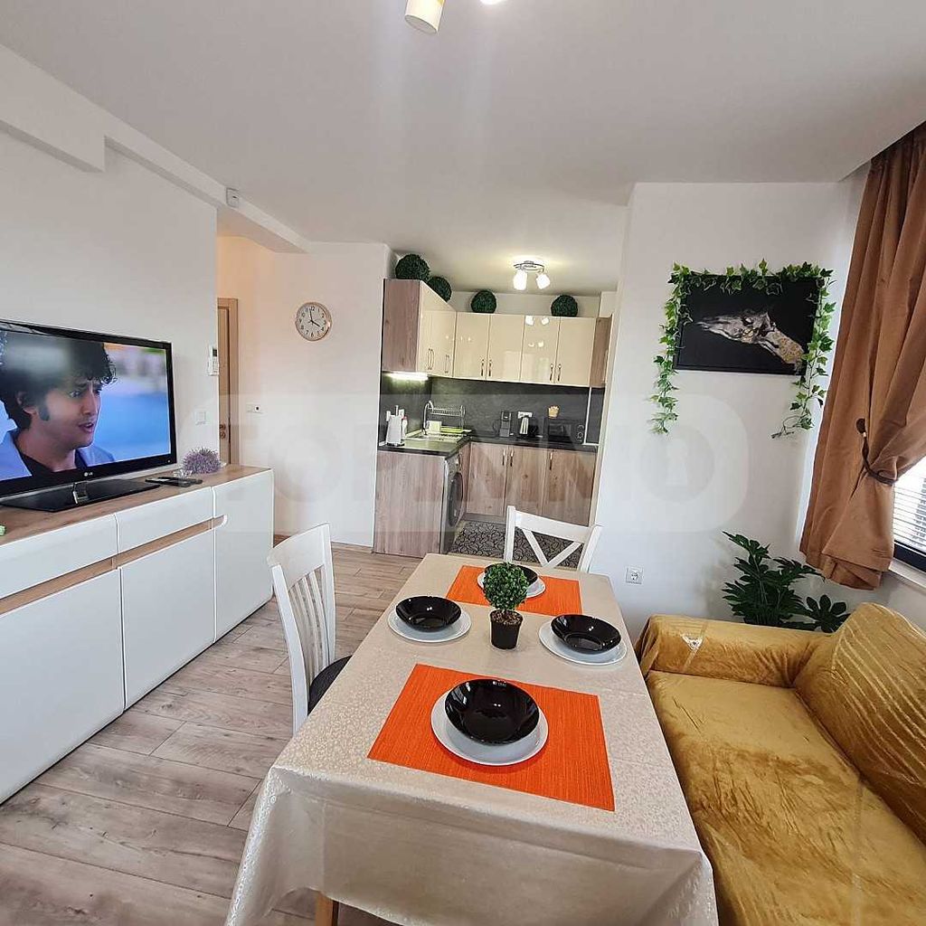 Дава се под наем Тристаен апартамент в Варна, Общината - 85 кв.м за 765 € - Снимка #3