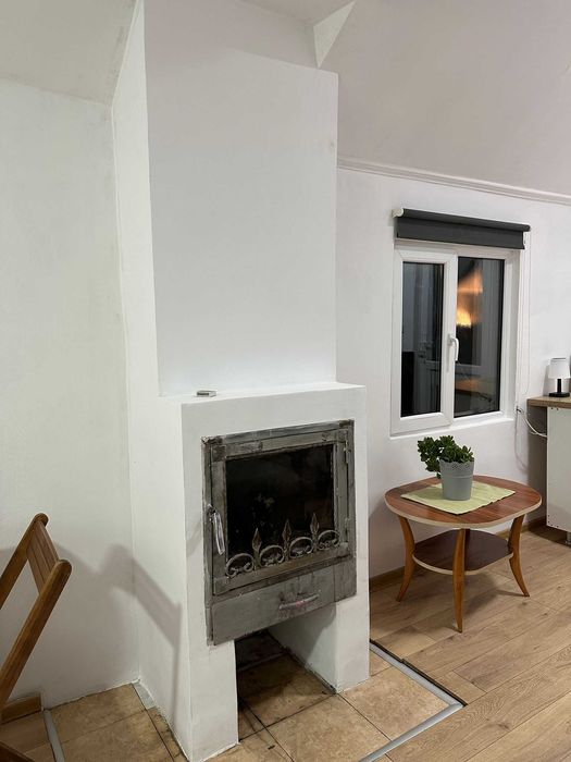 inchiriez apartament cu 1 camera -  anexa la casa tip studio
