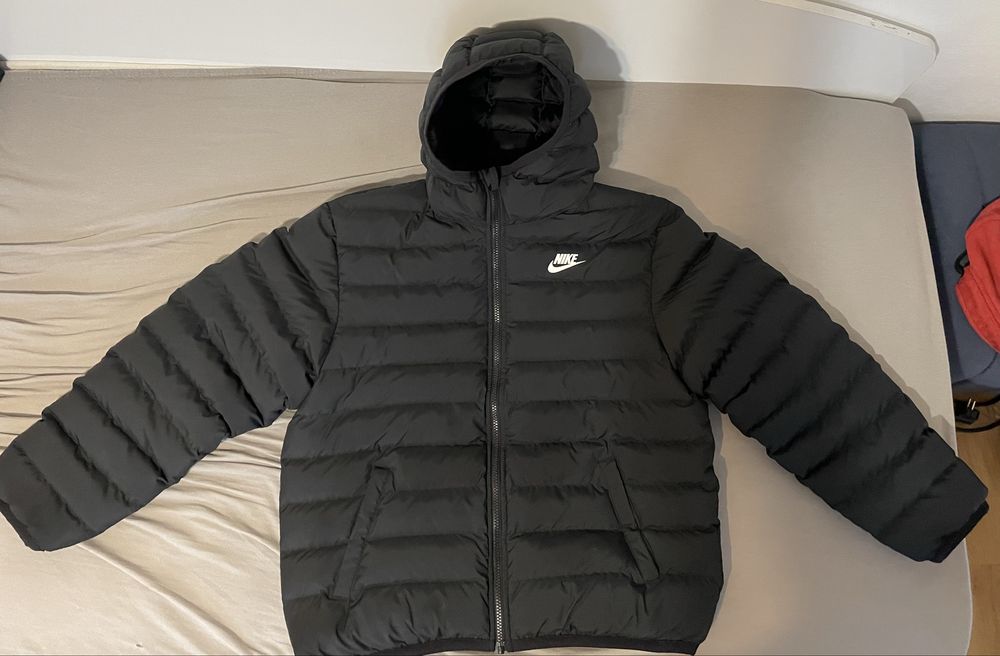 Nike яке черно за момче от 14 до 16 години 158-170 см