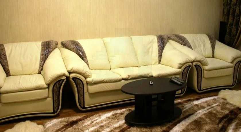 Дава се под наем Тристаен апартамент в Пловдив, Южен - 88 кв.м за 290.7 € - Снимка #2