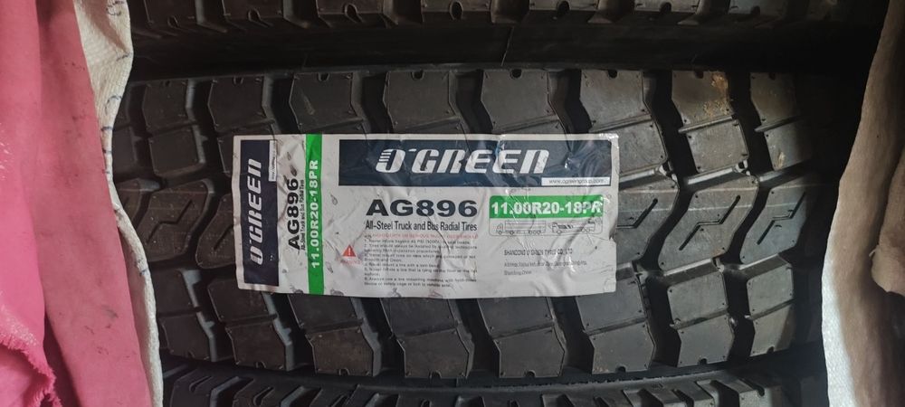 Продам резину 2 шт11.0 R20 камерная и 2шт 11.0 22.5 бескамерка O'Green