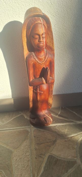 Statuie din lemn intreg scluptata manual.