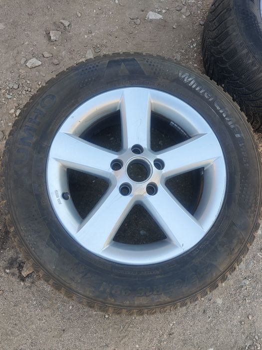 Гуми с джанти 16ки vw Tiguan