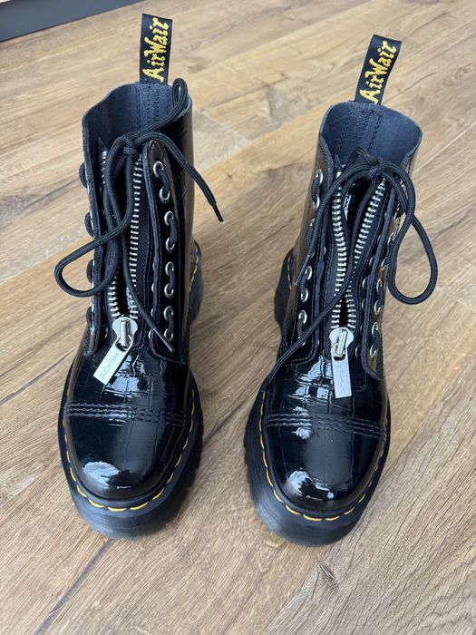 Дамски боти Dr Martens.
