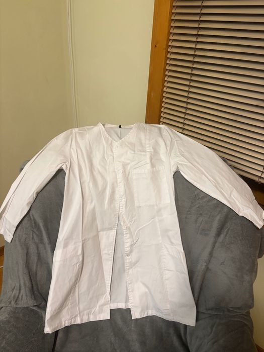 Бели медицински престилки