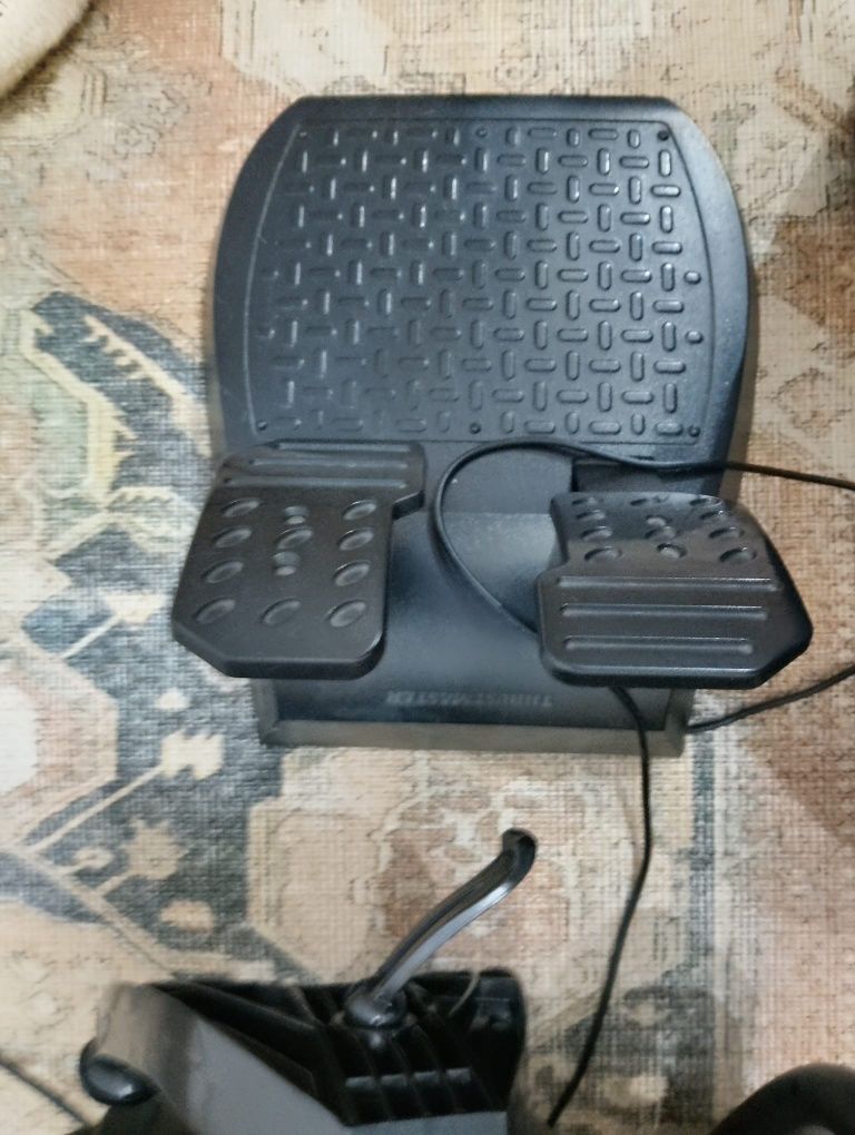 Vând / schimb volan Xbox și pc