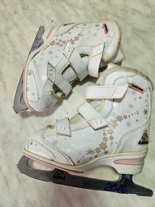 Patine 2016 gheata patinaj artistic Jackson marime eu  29-30 (19 cm)