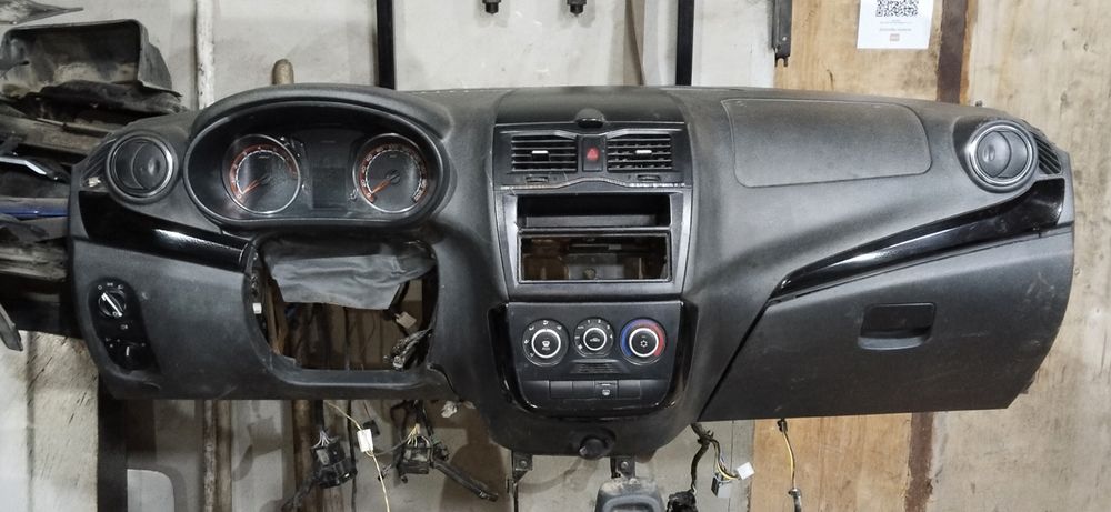 Гранта кросс панель сатылады