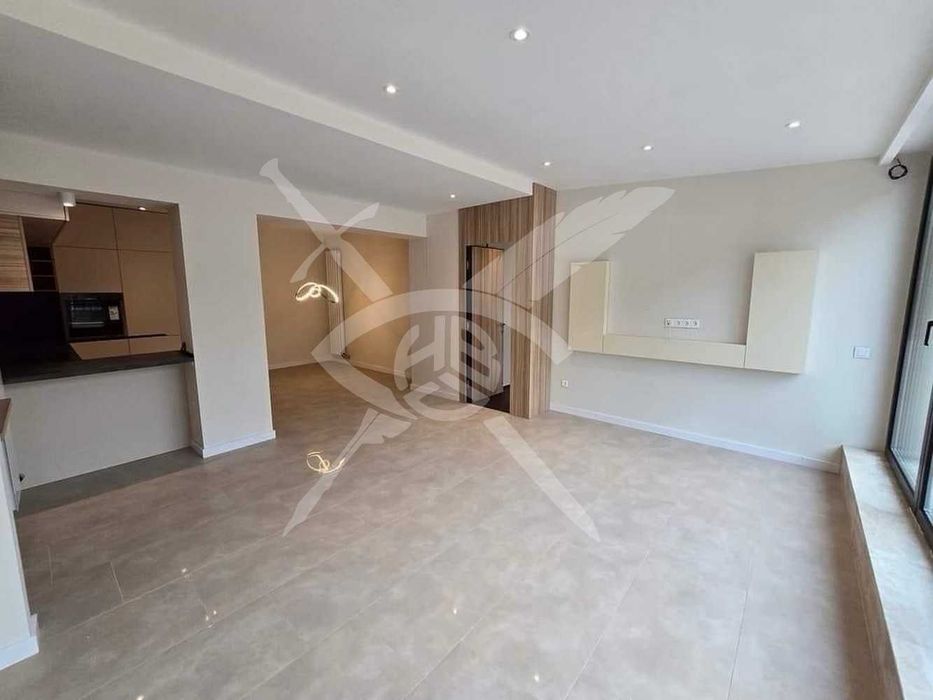 Продава се Тристаен апартамент в София, Център - 186 кв.м за 2689 €/кв.м - Снимка #3