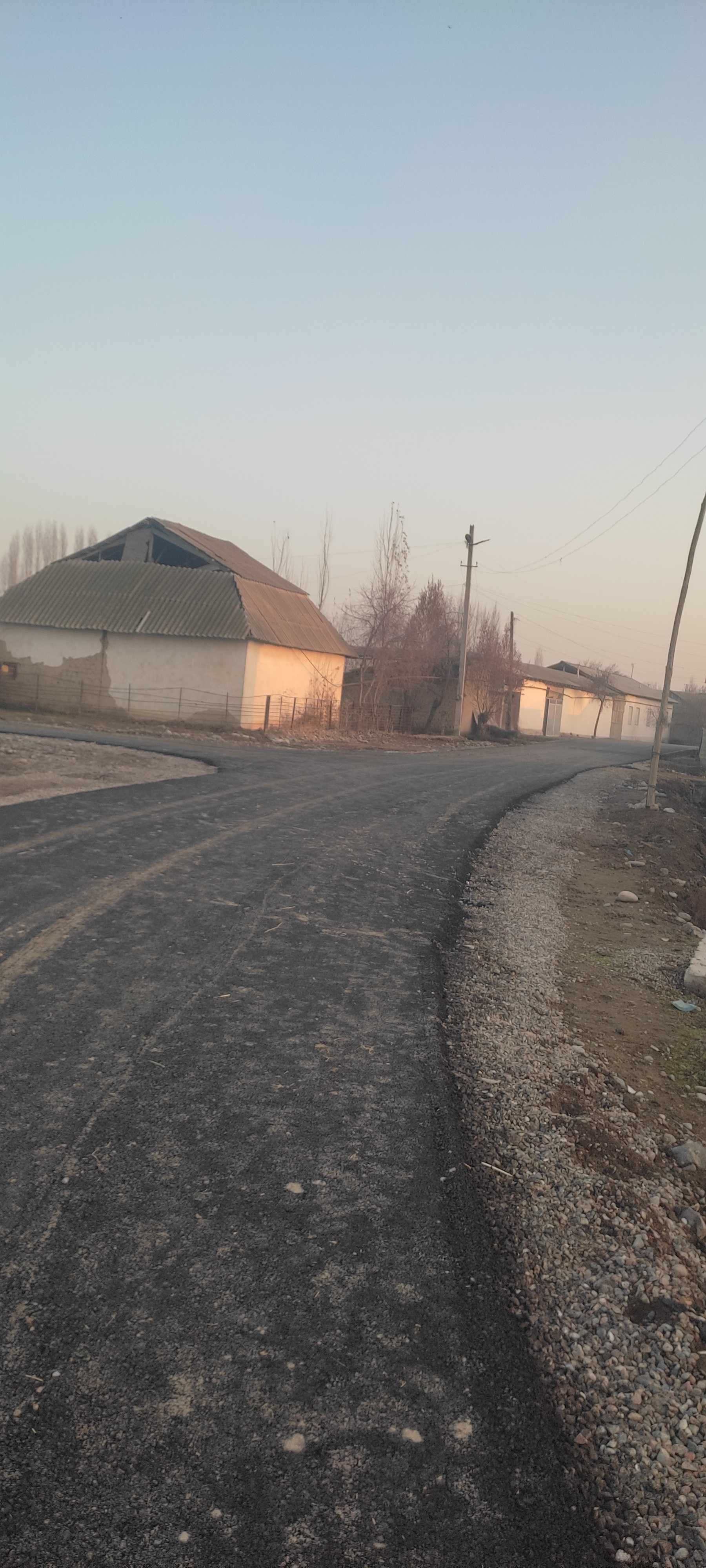Продам участок 13 соток с домом!дом в черновом отделке 2 комнаты!
