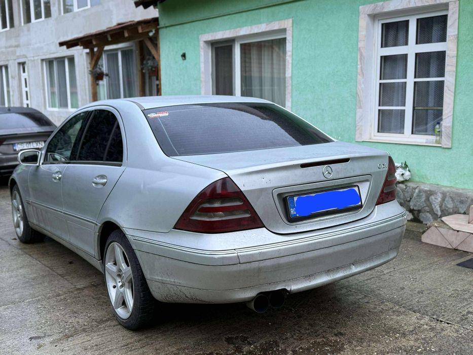 Vând mercedes c class