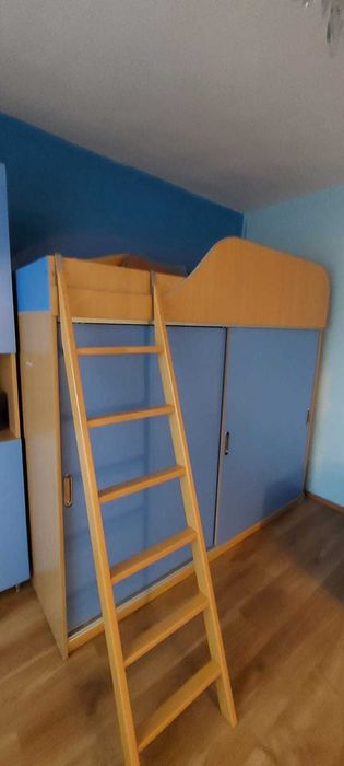 Mobilier dormitor copiii cu pat etajat