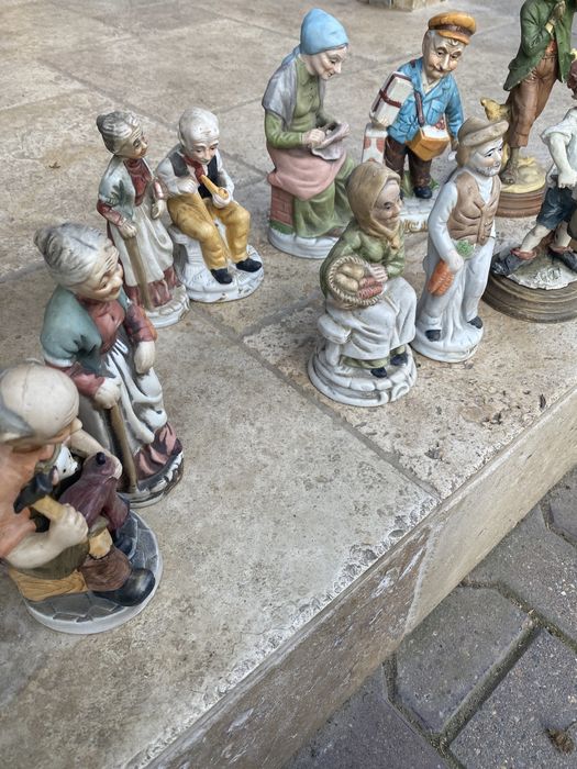 Vând bibelouri vintage pictate manual