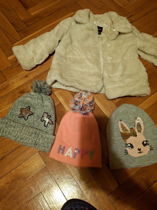 Лот шапки и палто момиче