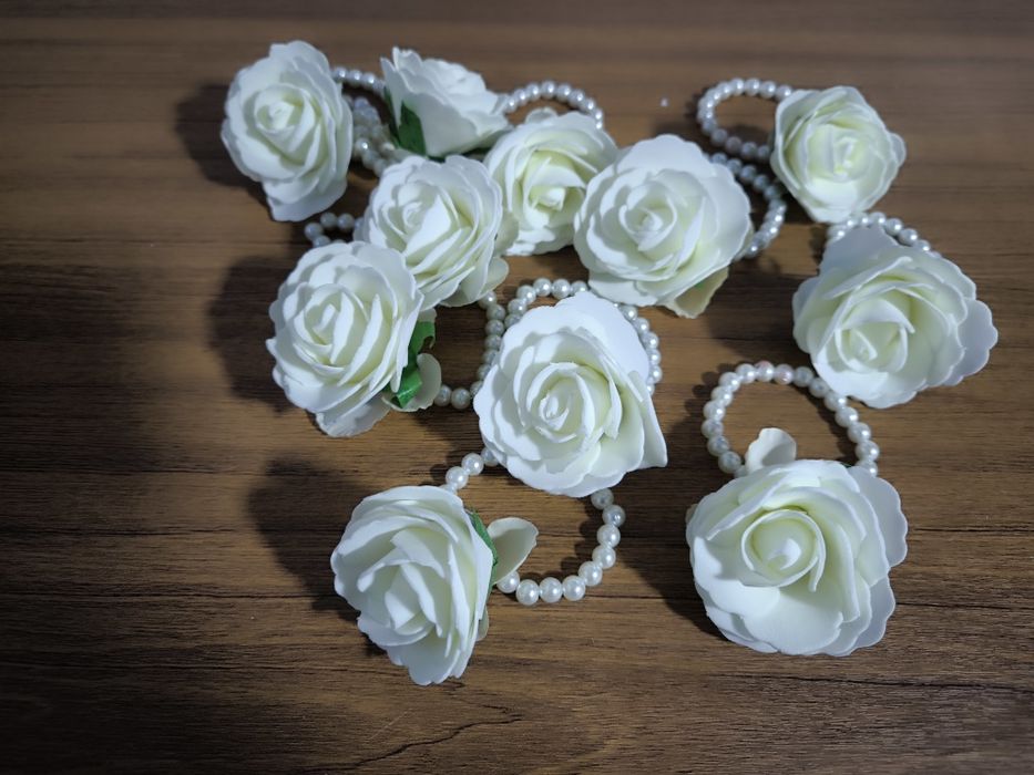 Buchet cu flori naturale criogenate, concarde și brățări