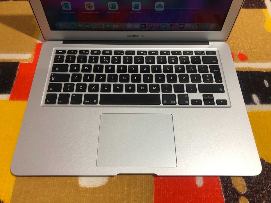MacBook Air 13,3  2017 i5 1,8 GHz, flash 128 GB, 8 GB,  estetic CA NOU