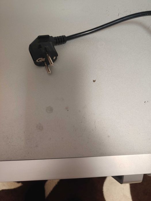 Vând cuptor  microunde