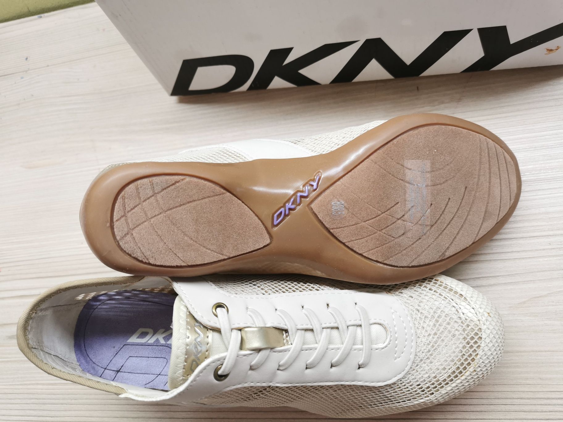 Дамски обувки DKNY