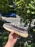 vand yeezy 350 v2 originali
