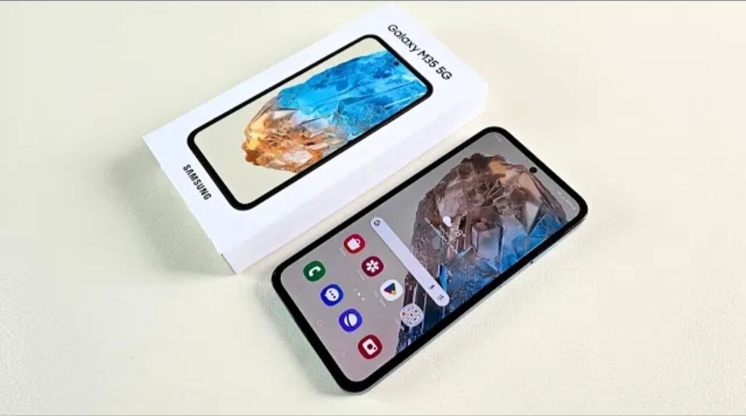 Samsung M35 5G. 128 GB 6000mp
