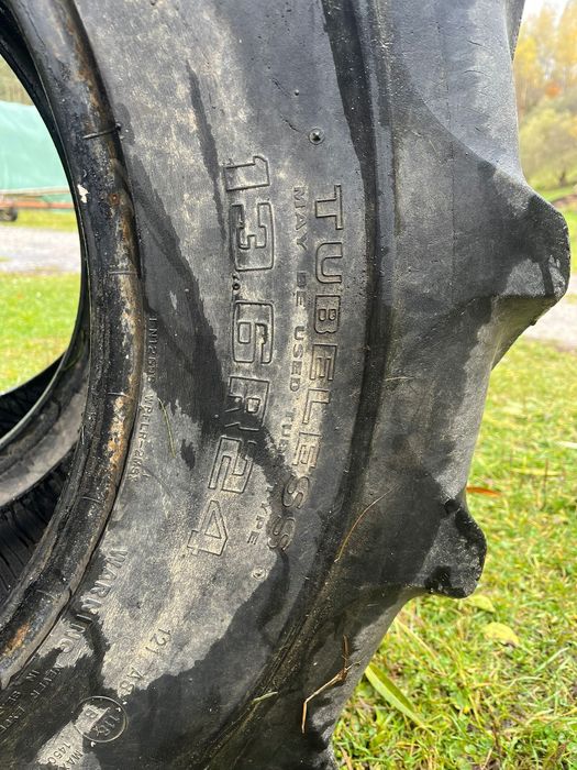 Vând cauciucuri tractor