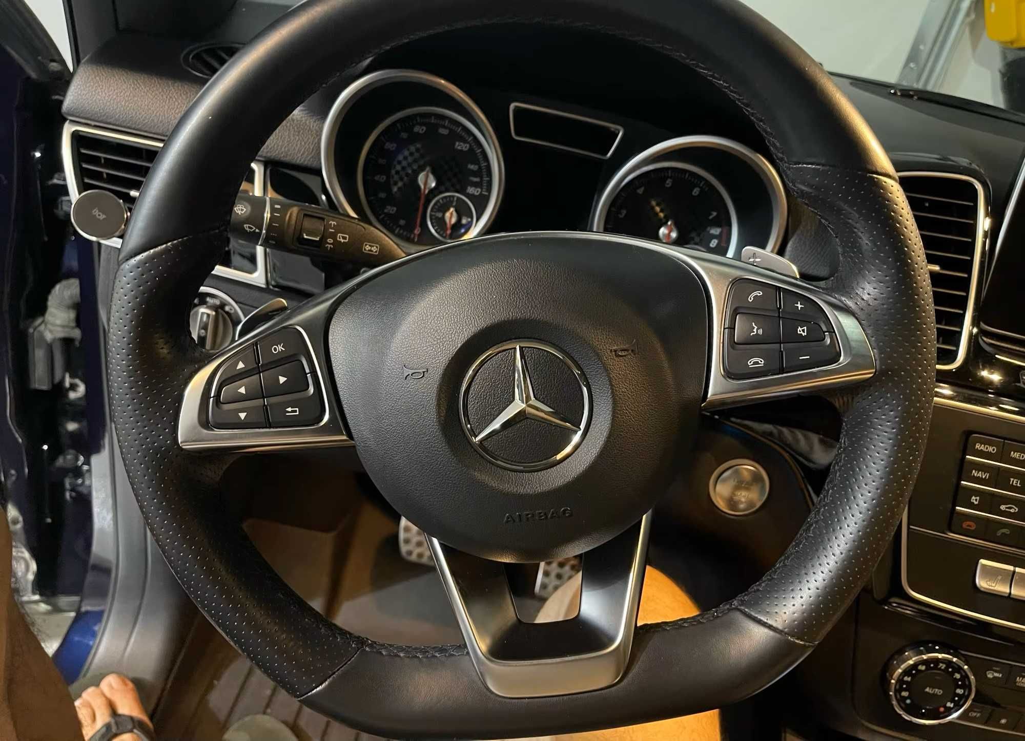 AMG емблема за волан за Мерцедес Mercedes W205 W212 W213 W221 W222