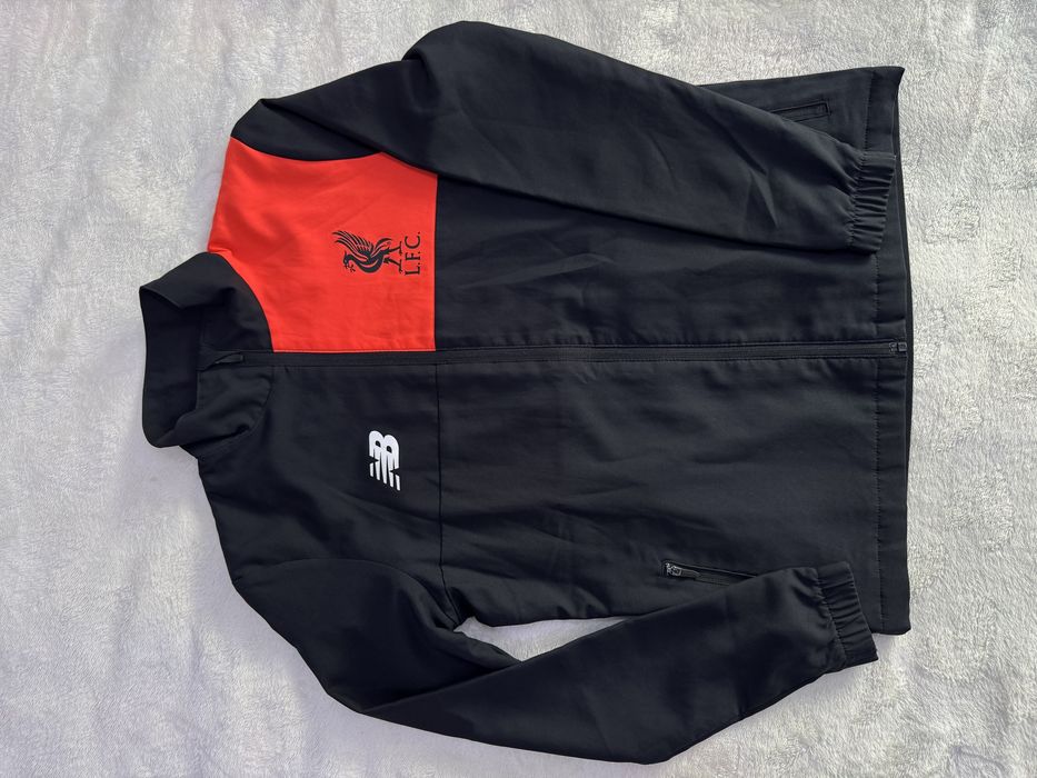 Спортно яке на ливерпул и адидас XS