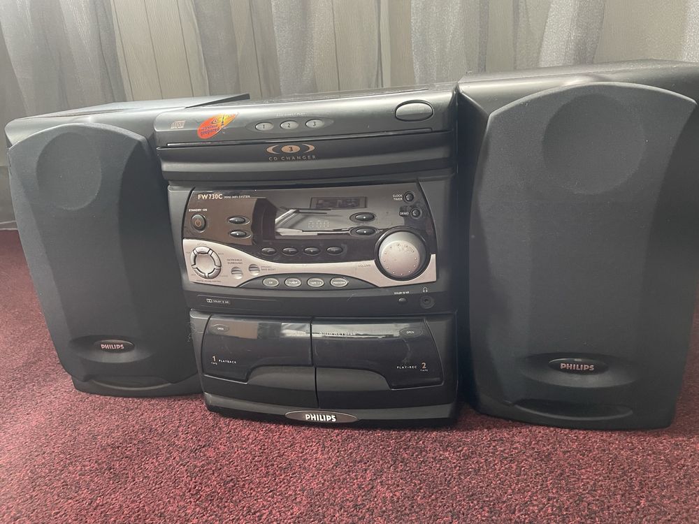 Phillips FW 730C - Mini Hi-Fi - 2 касети, 3 CD changer, Radio, AUX