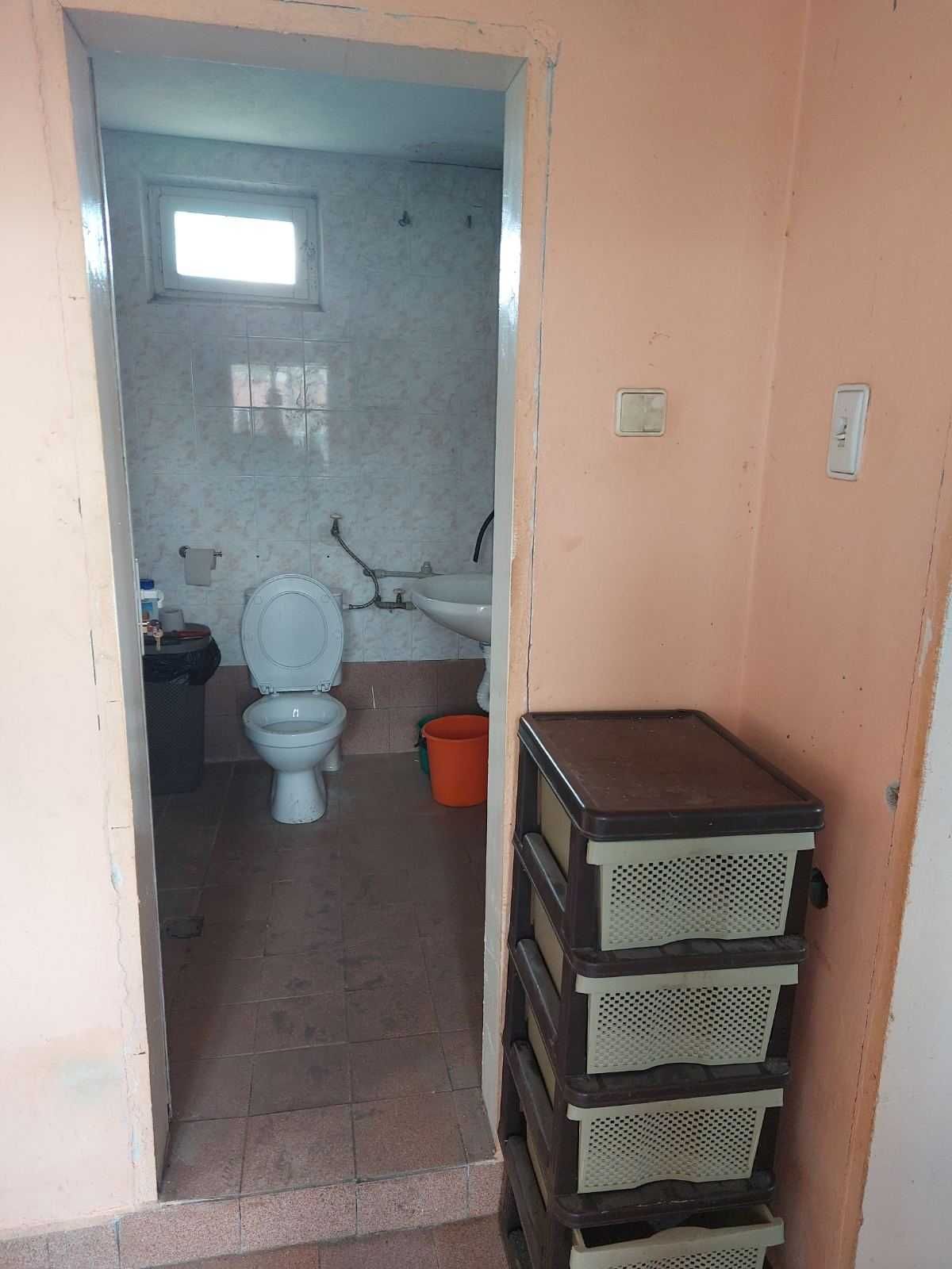 Едноетажна къща в село Труд