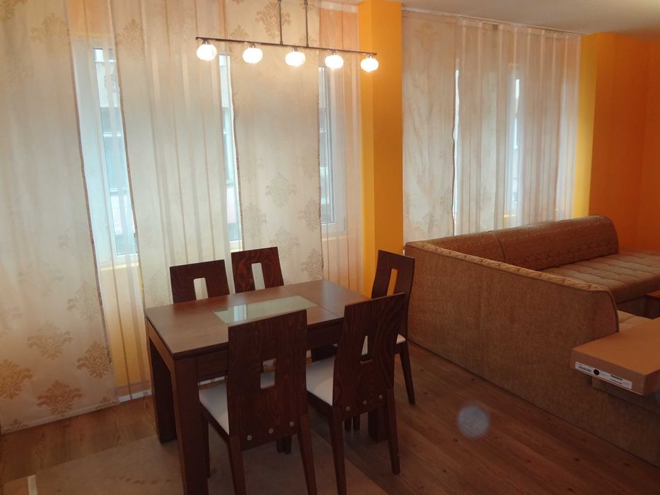 Уютен тристаен апартамент под наем в Яворов