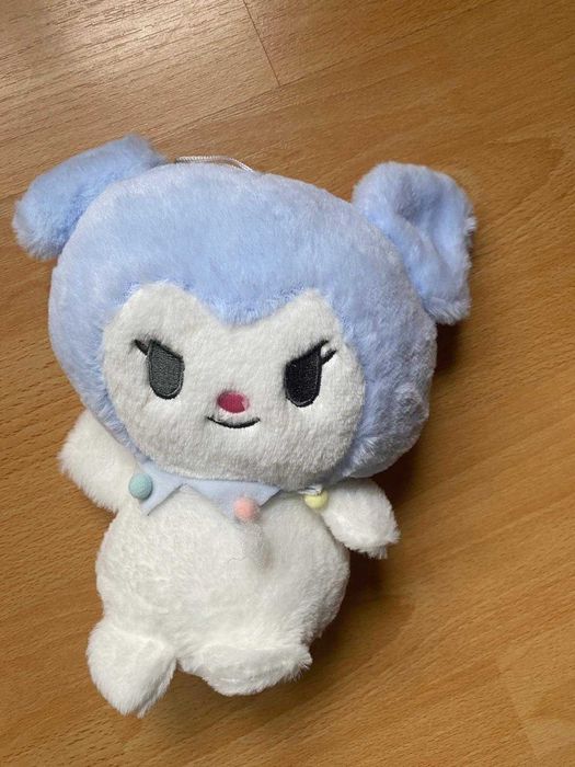 Plusuri diferite modele si culori