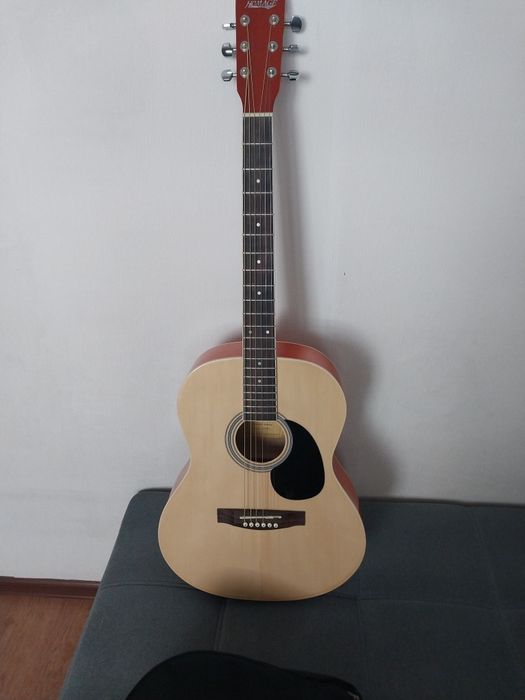 Продам гитару новую