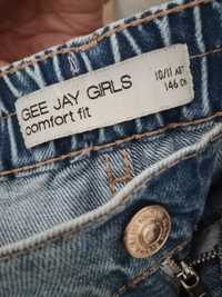 Продам  джинсы на девочку фирмы Gloria Jeans