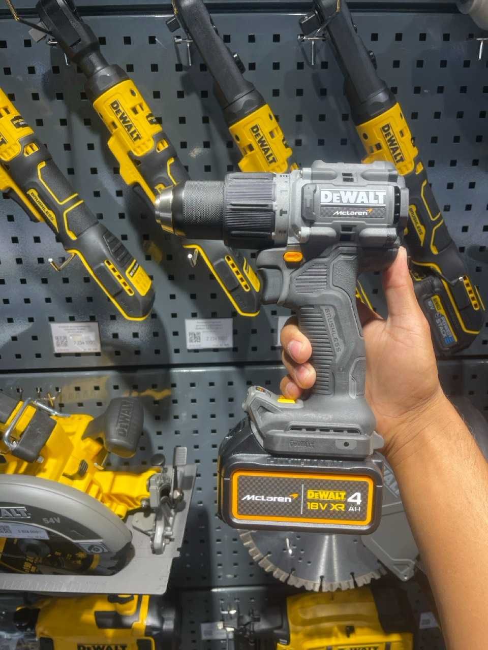 Ударная дрель DeWALT DCD85MM1T-QW, бесщеточная, 18В