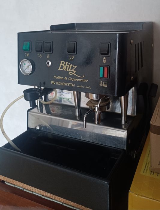 Продам кофе машину technosystem blitz